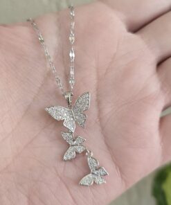 Cadena con 3 mariposas acero
